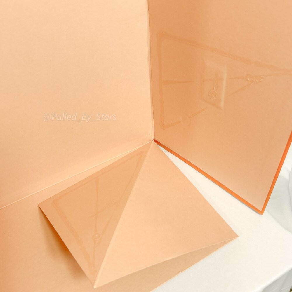 LOUIS VUITTON Large Orange Foldover Magnetic Gift Box w/ Handle (17" x 23" x 9") - Picture 15 of 16